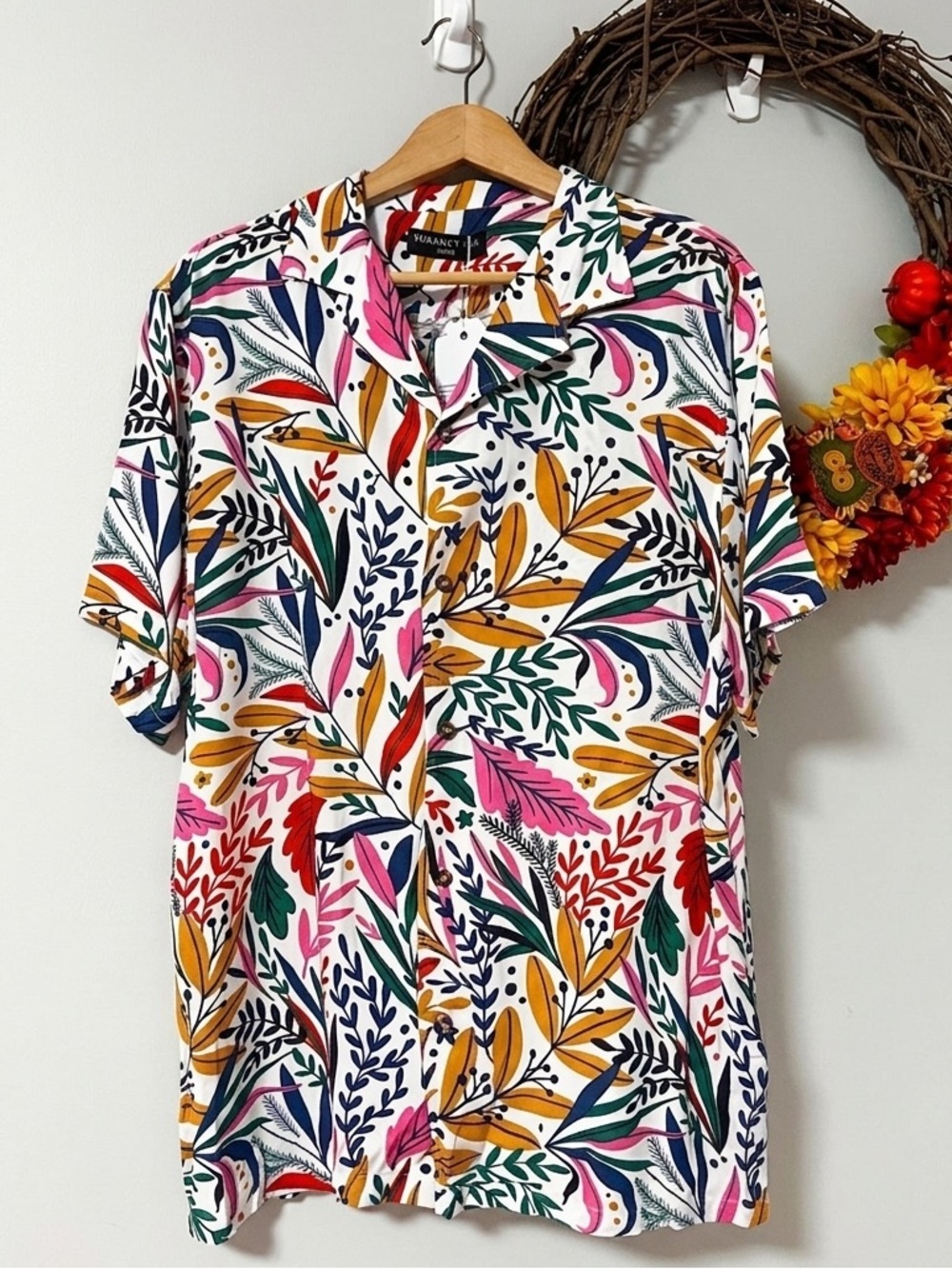 Vacancy Co Mens Totally Tropical Rayon Shirt Size LARGE White Pink Blue Leaf